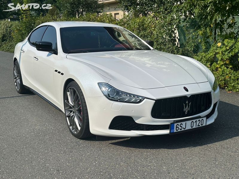 Maserati Ghibli, SQ4,302KW,ČR,61000KM